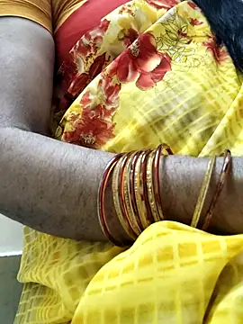 Snapshot of Tamilrojanew chatting on 10.10.25 Tamilrojanew online show from 10.10.25