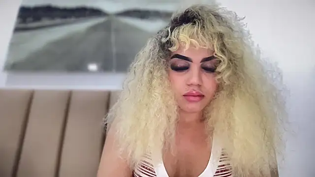 Snapshot of brithneysquirt chatting on 10.21.25 brithneysquirt online show from 10.21.25