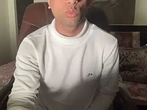 Snapshot of yourhero3466 chatting on 01.22.25 yourhero3466 online show from 01.22.25