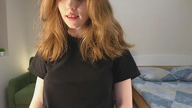 Snapshot of Eveleen_Soleen chatting on 01.15.25 Eveleen Soleen online show from 01.15.25