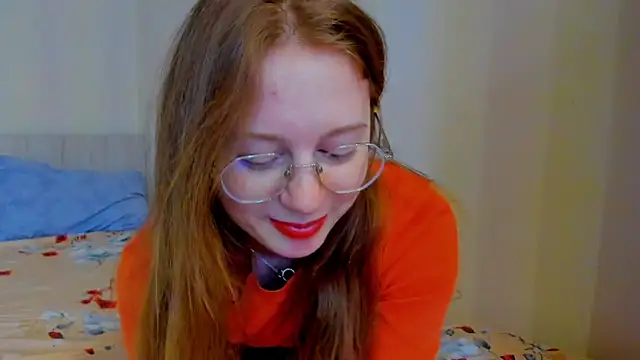 Snapshot of Fire_Luna chatting on 01.05.25 Fire Luna online show from 01.05.25