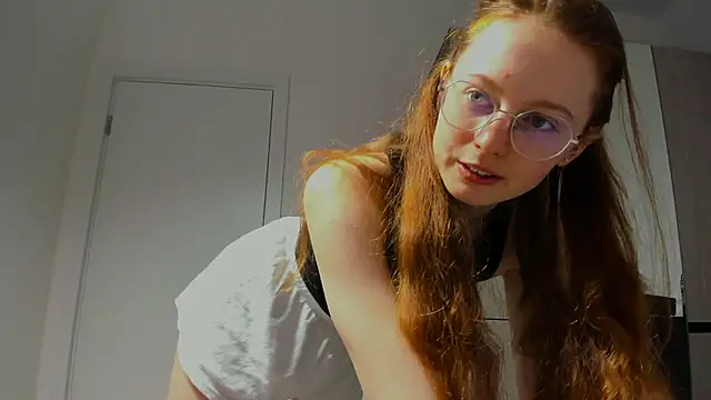 Snapshot of Fire_Luna chatting on 02.10.25 Fire Luna online show from 02.10.25