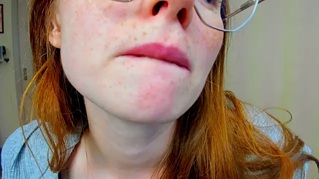 Snapshot of Fire_Luna chatting on 10.03.25 Fire Luna online show from 10.03.25