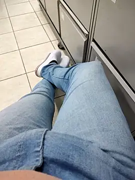 gatmoreno1 online show from 10.11.25