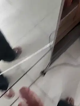 Snapshot of Juliano69xv chatting on 12.19.25 Juliano69xv online show from 12.19.25