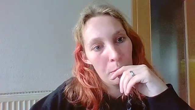 Snapshot of Bunnygirl3107 chatting on 12.01.25 Bunnygirl3107 online show from 12.01.25