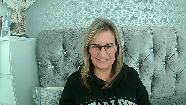 Additive Mature Linda online show from 10.06.25