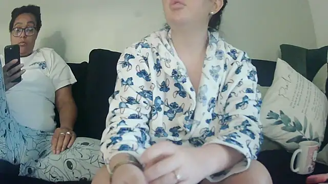Snapshot of vanilla_chocolate23 chatting on 09.18.25 vanilla chocolate23 online show from 09.18.25