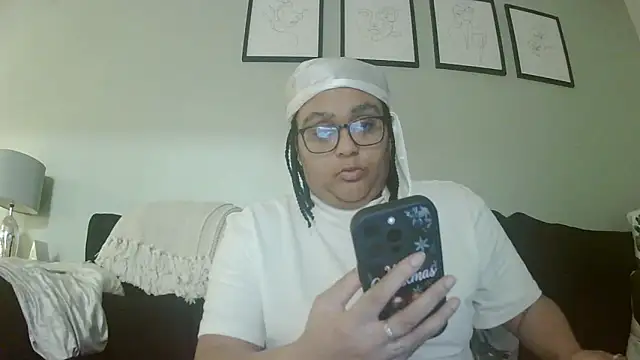 Snapshot of vanilla_chocolate23 chatting on 12.18.25 vanilla chocolate23 online show from 12.18.25