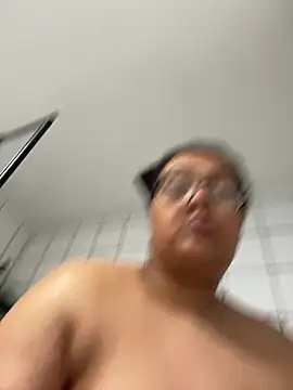 Snapshot of vanilla_chocolate23 chatting on 02.20.26 vanilla chocolate23 online show from 02.20.26