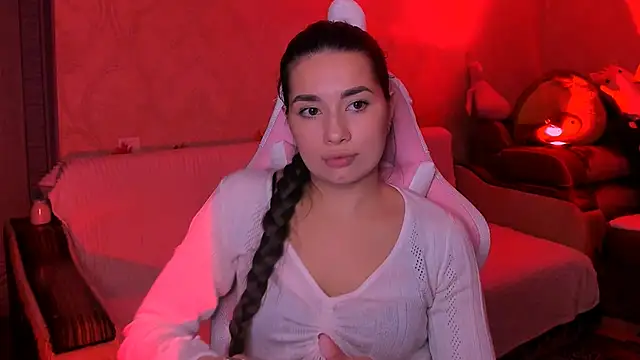 Snapshot of Swee_Alicee chatting on 12.05.25 Swee Alicee online show from 12.05.25