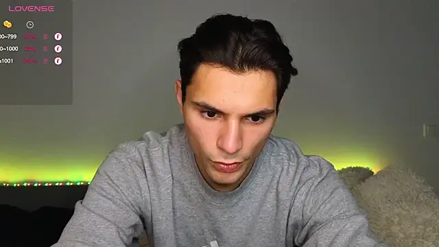 denlover1 online show from 10.28.25