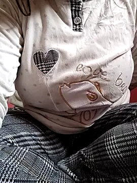 Snapshot of 3ahhd chatting on 03.07.25 3ahhd online show from 03.07.25