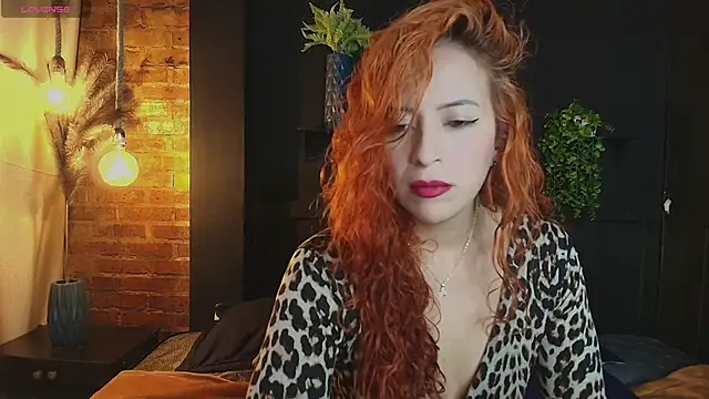 Snapshot of sahra_taylor_ chatting on 11.04.25 sahra taylor online show from 11.04.25