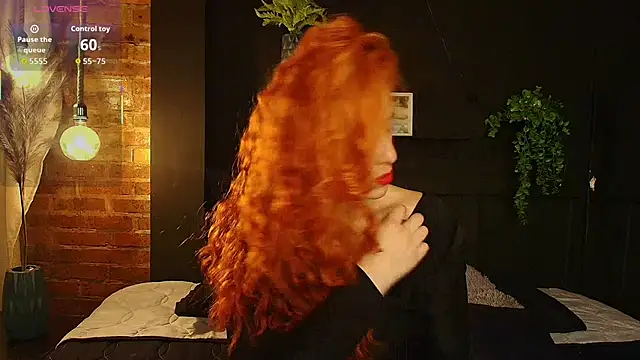 Snapshot of sahra_taylor_ chatting on 12.22.25 sahra taylor online show from 12.22.25