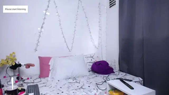 Nicol Love0 online show from 10.21.25