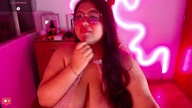 Snapshot of Rebeca_charme21 chatting on 12.27.24 Rebeca charme21 online show from 12.27.24