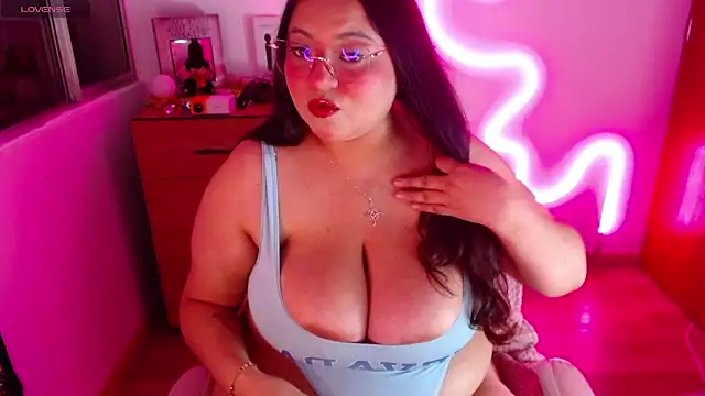 Snapshot of Rebeca_charme21 chatting on 12.28.24 Rebeca charme21 online show from 12.28.24