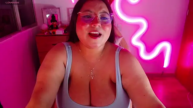 Snapshot of Rebeca_charme21 chatting on 12.28.24 Rebeca charme21 online show from 12.28.24