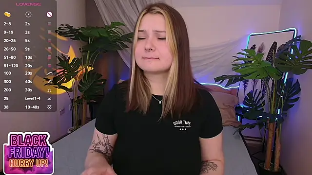 Snapshot of Alice_Walters chatting on 11.23.25 Alice Walters online show from 11.23.25