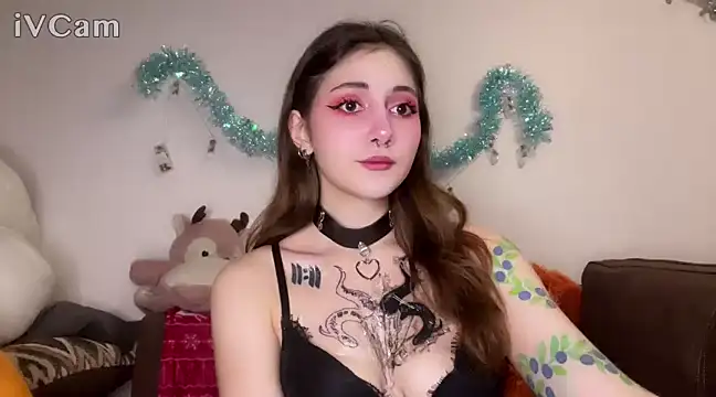 Snapshot of _Devill_Baby chatting on 01.09.25 Devill Baby online show from 01.09.25