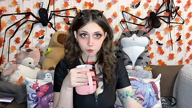 Snapshot of _Devill_Baby chatting on 09.21.25 Devill Baby online show from 09.21.25