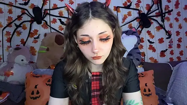 Snapshot of _Devill_Baby chatting on 10.01.25 Devill Baby online show from 10.01.25