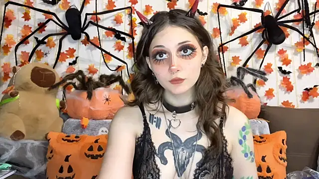 Snapshot of _Devill_Baby chatting on 10.11.25 Devill Baby online show from 10.11.25