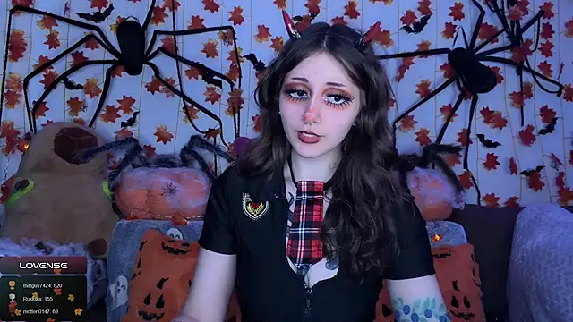 Snapshot of _Devill_Baby chatting on 11.09.25 Devill Baby online show from 11.09.25