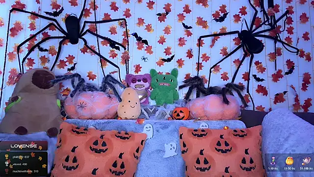 Snapshot of _Devill_Baby chatting on 11.12.25 Devill Baby online show from 11.12.25