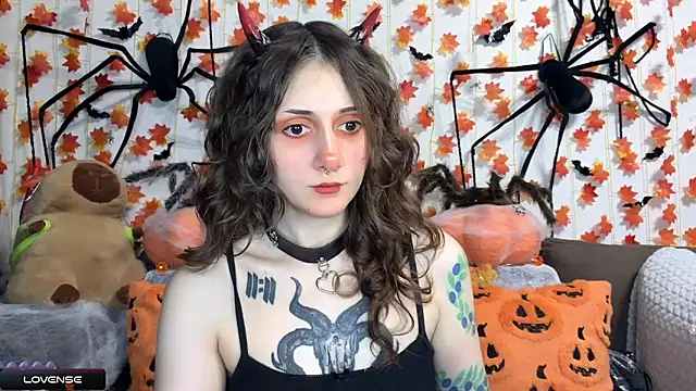 Snapshot of _Devill_Baby chatting on 11.24.25 Devill Baby online show from 11.24.25