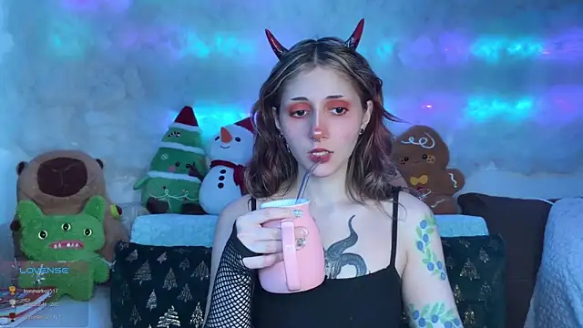 Snapshot of _Devill_Baby chatting on 01.07.26 Devill Baby online show from 01.07.26