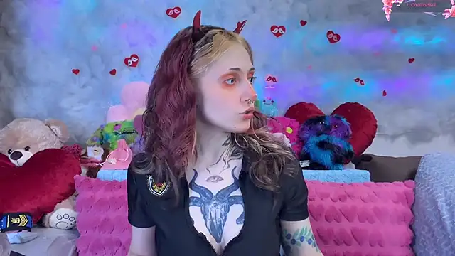 Snapshot of _Devill_Baby chatting on 02.19.26 Devill Baby online show from 02.19.26