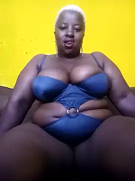 Snapshot of HotBootyBabe90 chatting on 01.07.25 HotBootyBabe90 online show from 01.07.25