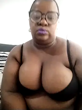 Snapshot of HotBootyBabe90 chatting on 02.18.26 HotBootyBabe90 online show from 02.18.26