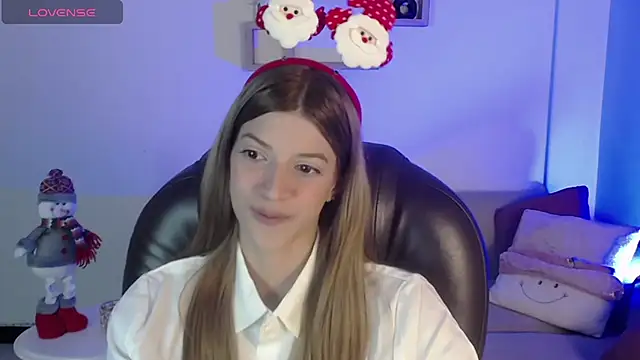 Snapshot of Nora_Vennucci chatting on 12.22.24 Nora Vennucci online show from 12.22.24