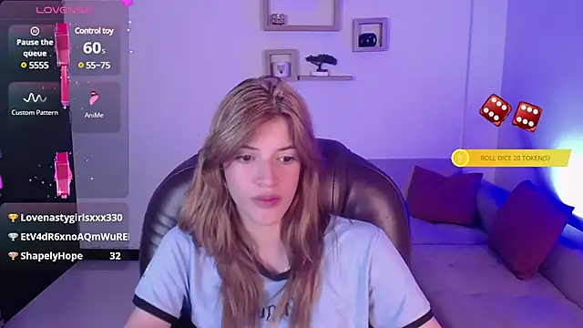 Snapshot of Nora_Vennucci chatting on 01.23.25 Nora Vennucci online show from 01.23.25