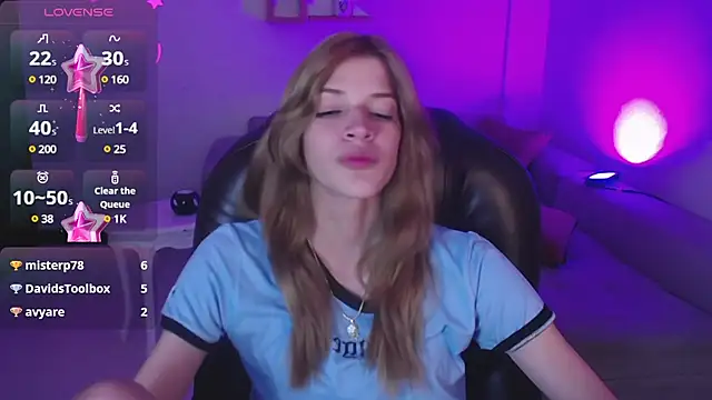 Snapshot of Nora_Vennucci chatting on 01.30.25 Nora Vennucci online show from 01.30.25