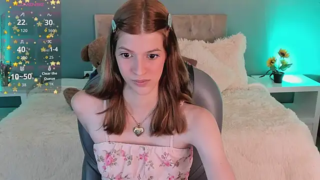 Snapshot of Nora_Vennucci chatting on 10.09.25 Nora Vennucci online show from 10.09.25