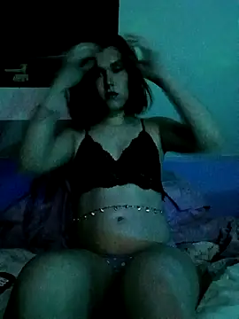 Snapshot of trannyfrench422 chatting on 11.05.25 trannyfrench422 online show from 11.05.25