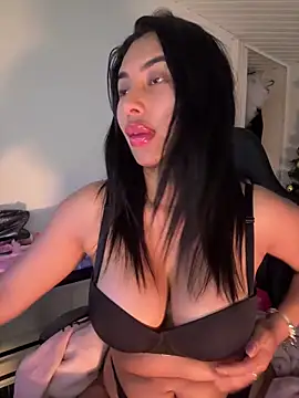 Anily Lovely online show from 02.14.26