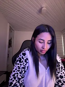 Anily Lovely online show from 04.02.26