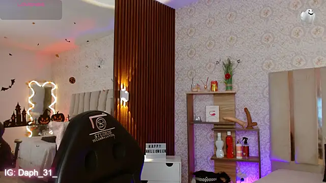 Snapshot of Daphnne_tay chatting on 11.06.25 Daphnne tay online show from 11.06.25