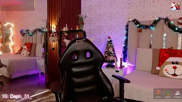Snapshot of Daphnne_tay chatting on 11.28.25 Daphnne tay online show from 11.28.25