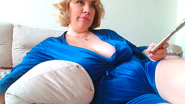 Snapshot of Brionia chatting on 02.18.25 Brionia online show from 02.18.25