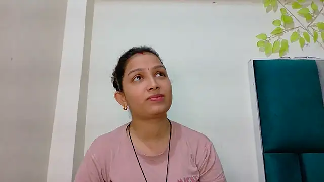 Snapshot of Aleena_Rai chatting on 09.27.25 Aleena Rai online show from 09.27.25