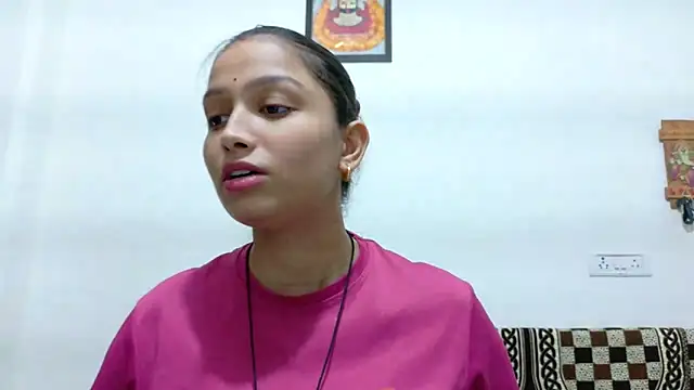 Snapshot of Aleena_Rai chatting on 10.05.25 Aleena Rai online show from 10.05.25