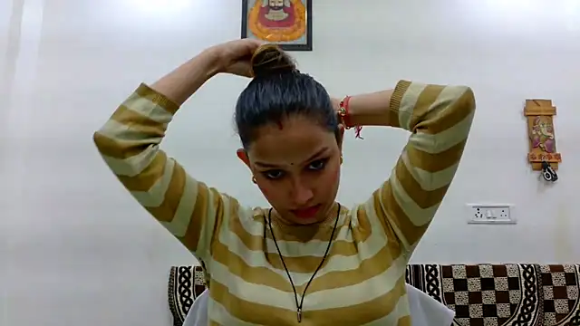 Snapshot of Aleena_Rai chatting on 10.08.25 Aleena Rai online show from 10.08.25