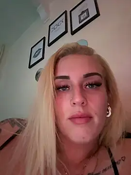 Snapshot of Barbie_26 chatting on 01.16.25 Barbie 26 online show from 01.16.25