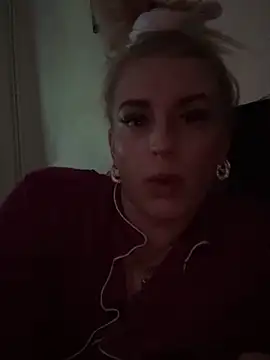 Snapshot of Barbie_26 chatting on 03.19.25 Barbie 26 online show from 03.19.25